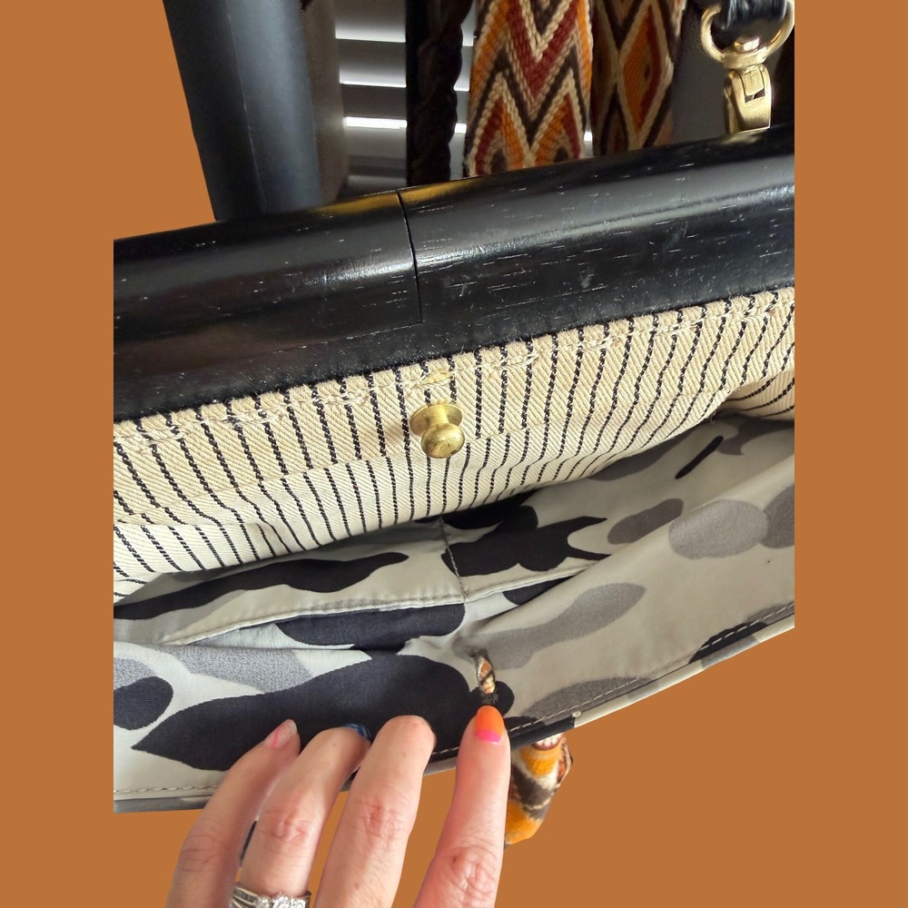 DEESIGNS by Dee Ocleppo Metallic Gold Convertible Clutch Crossbody Bag - Picture 6 of 8